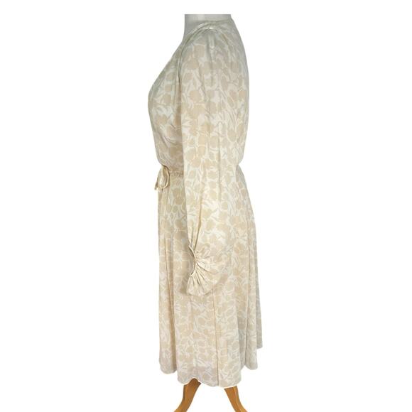 Gal Meets Glam Beige Chiffon Button-Down Midi Dress Women’s Size 4 Belted NWOT - Picture 3 of 12